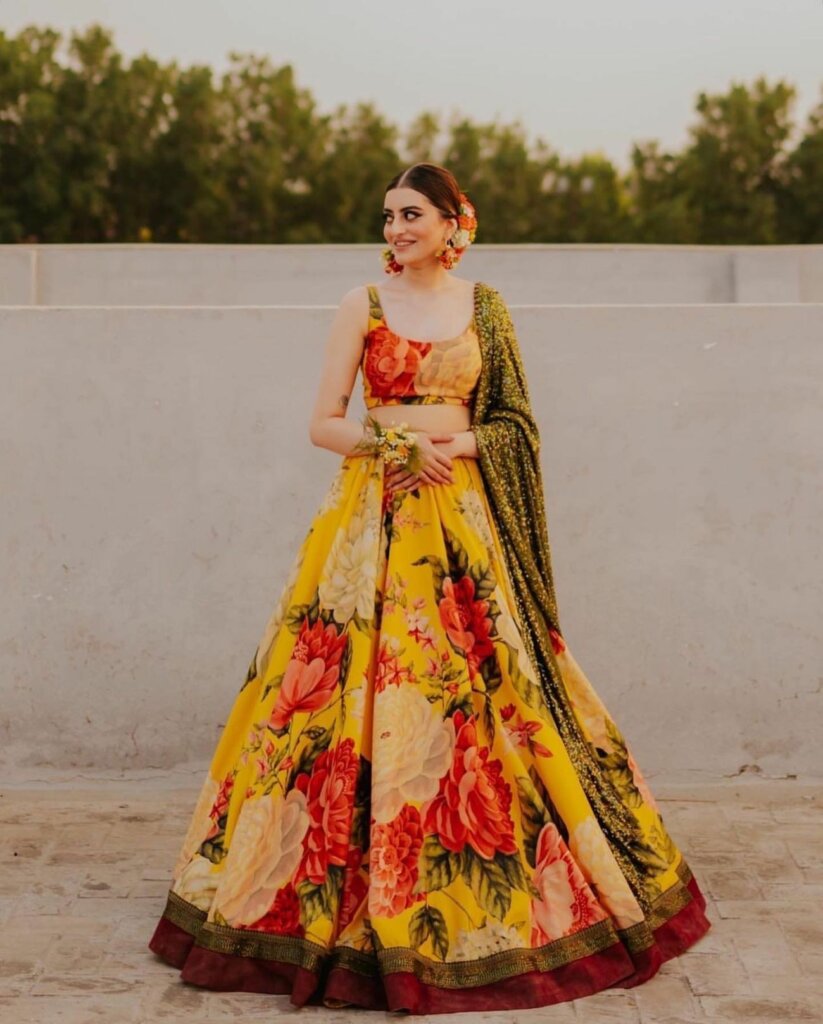 20+ Colourful Mehndi Outfits For This Summer