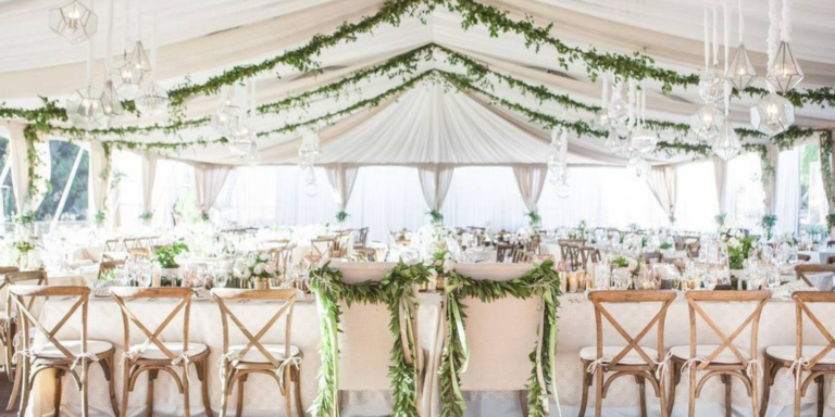 12 Tips To Planning A Marquee Wedding